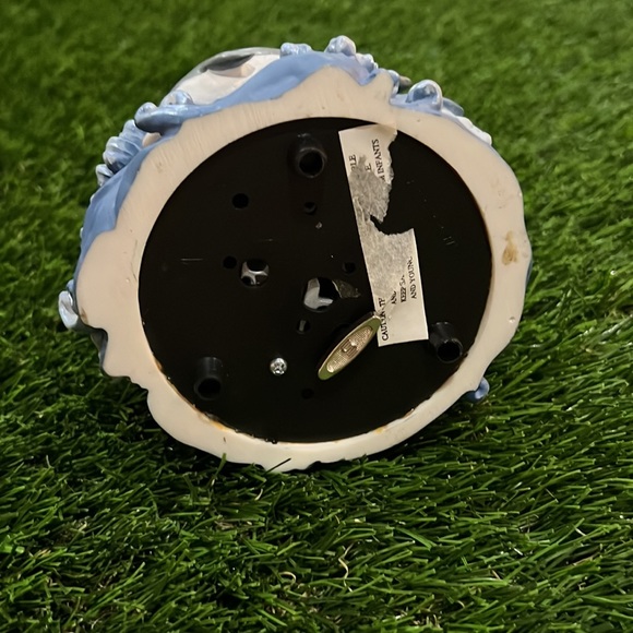 Musical Dolphin Snow Globe - Picture 5 of 7